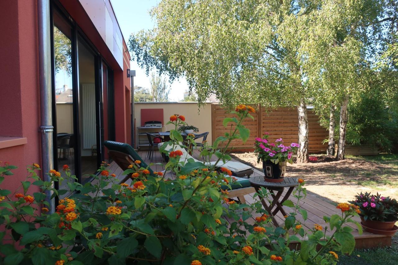 ルマン Au Jardin De L'Eventail Bed & Breakfast エクステリア 写真